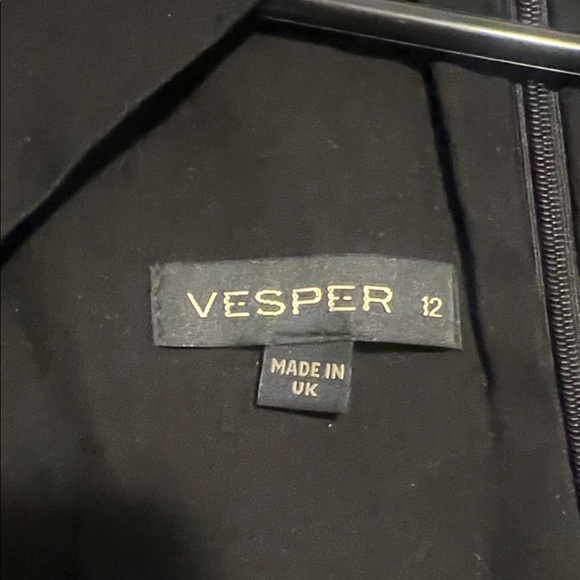 Elegant Black Midi Dress - Picture 6 of 6